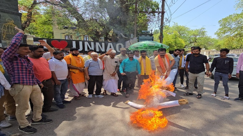 कश्मीर में हुए आतंकी हमले के खिलाफ प्रदर्शन, प्रदेश में कई जगह फूंके आतंकवाद और पाकिस्तान के पुतले