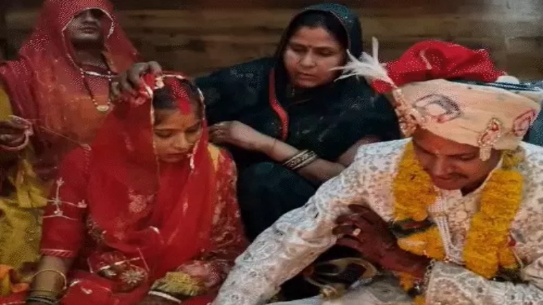 अस्पताल में हुई अनोखी शादी, बारात लेकर ओपीडी पहुंचा दुल्हा, वार्ड में लिए सात फेरे